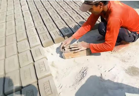 AAC blocks vs Red bricks- Composition, Application, Preparation